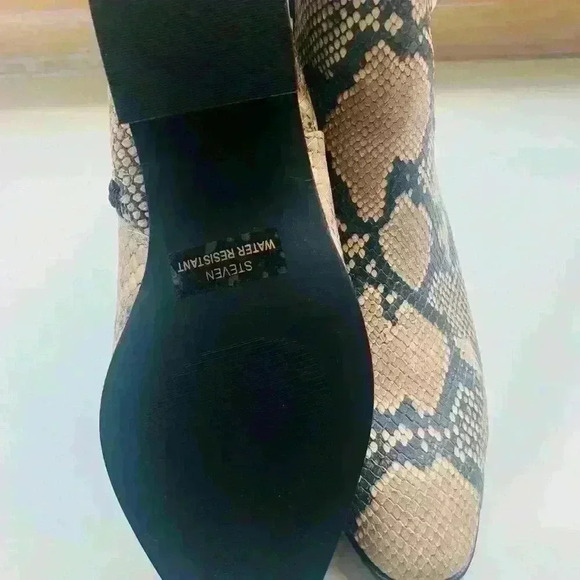 NEW! Steven Madden by Steve Ringer Ankle Bootie - Picture 7 of 8